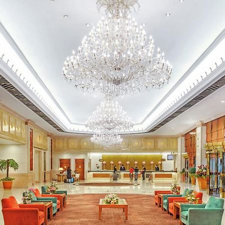 Golden Crown China Hotel Taipa  Exterior photo