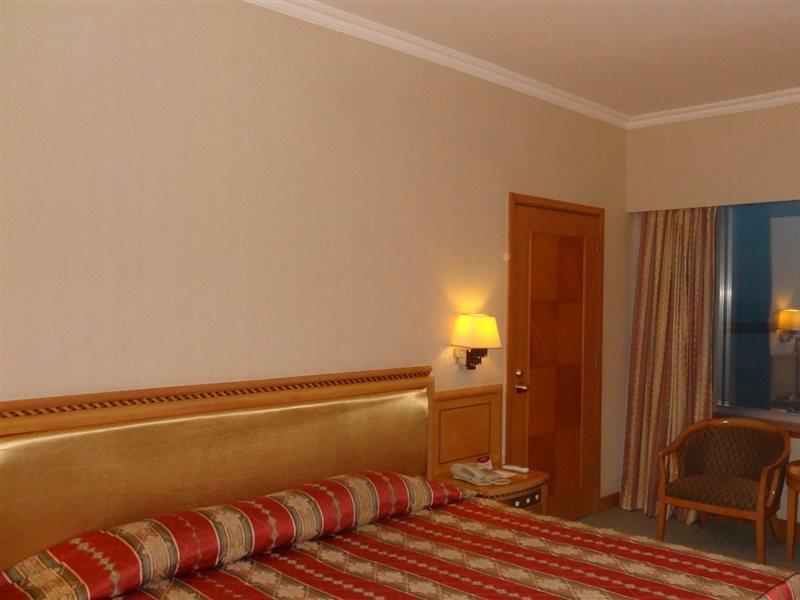 Golden Crown China Hotel Taipa  Exterior photo