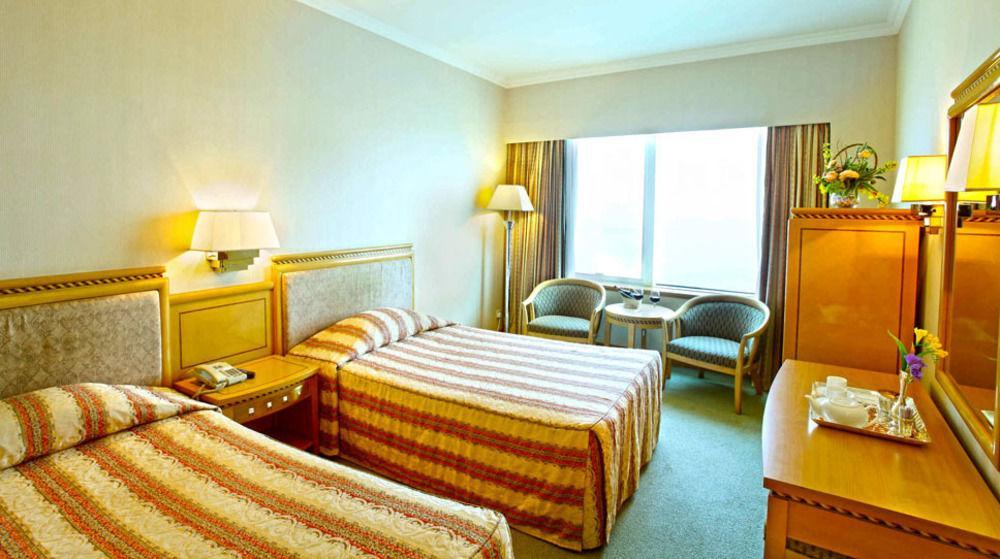 Golden Crown China Hotel Taipa  Exterior photo