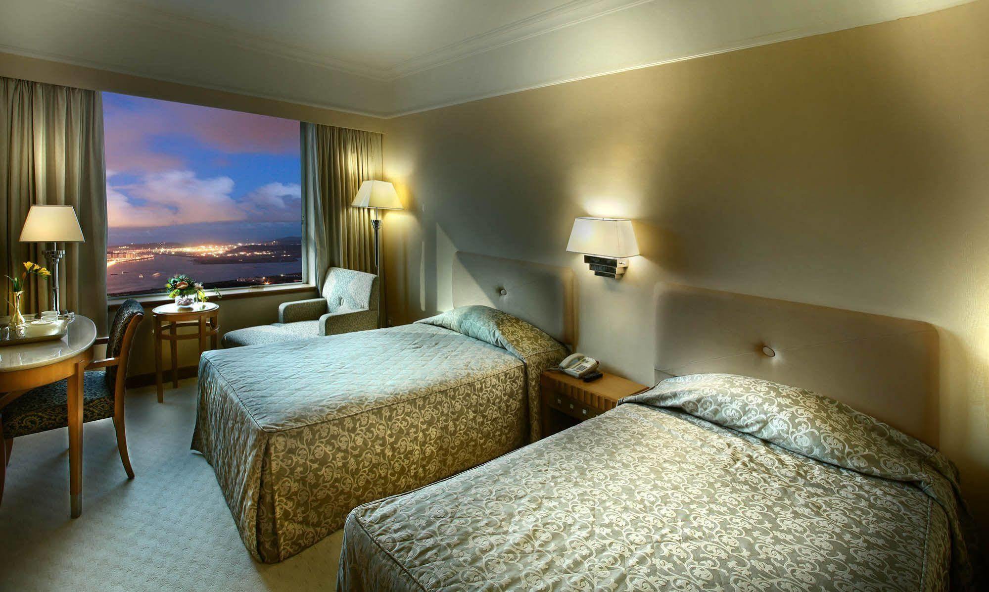 Golden Crown China Hotel Taipa  Exterior photo
