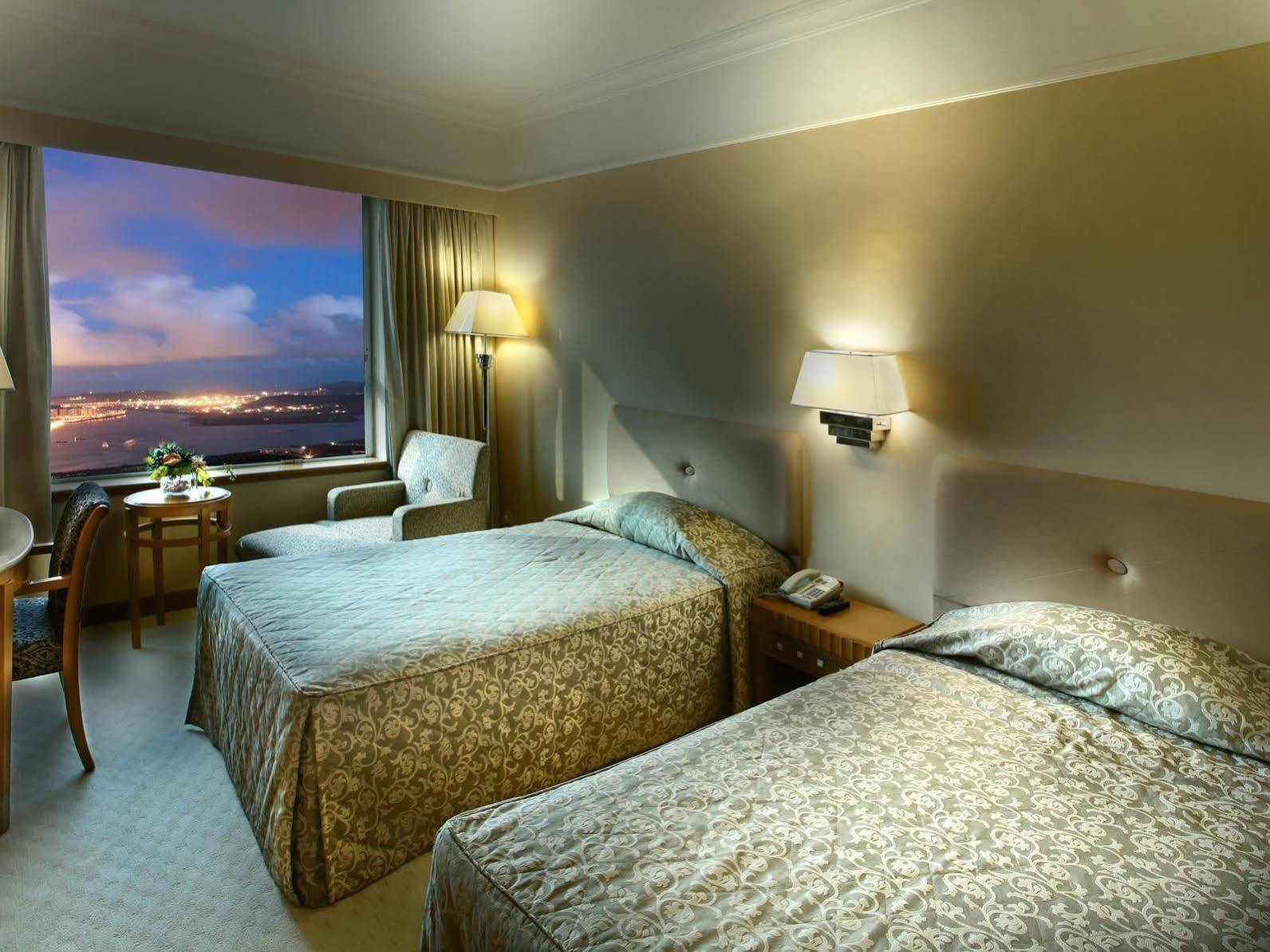 Golden Crown China Hotel Taipa  Exterior photo